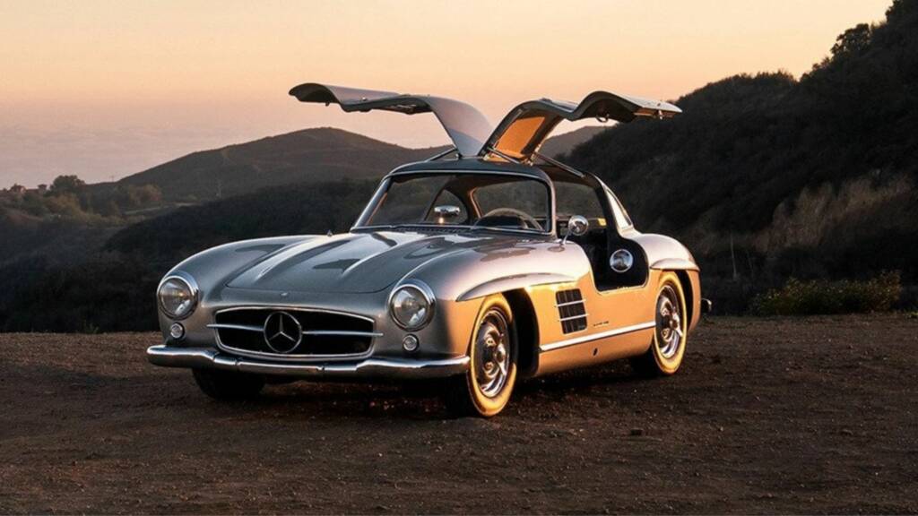 Mercedes SL 300 Gullwing classic car